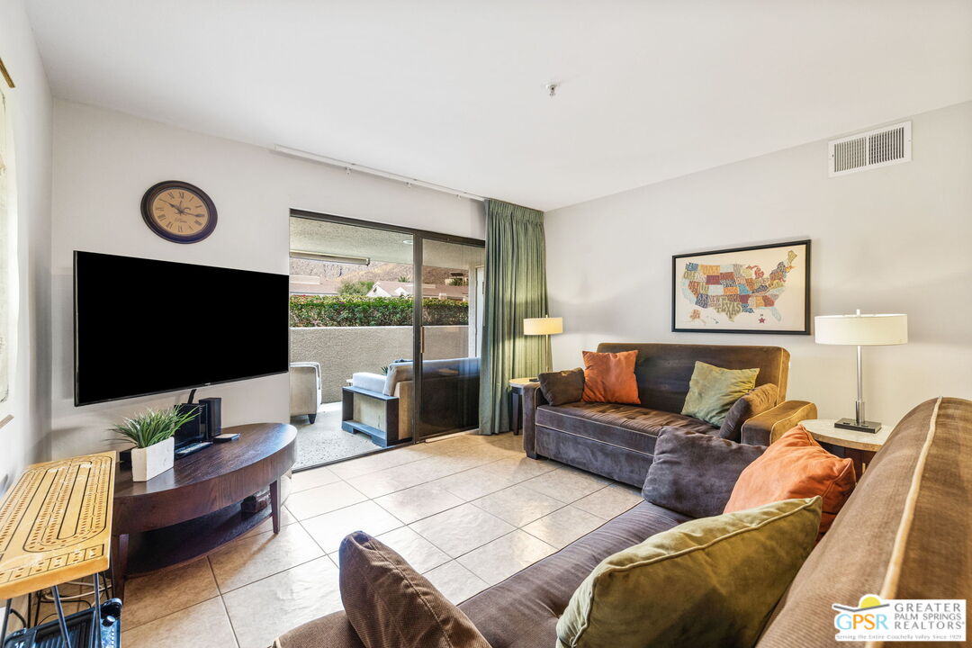 605 E Amado Rd Unit: 618