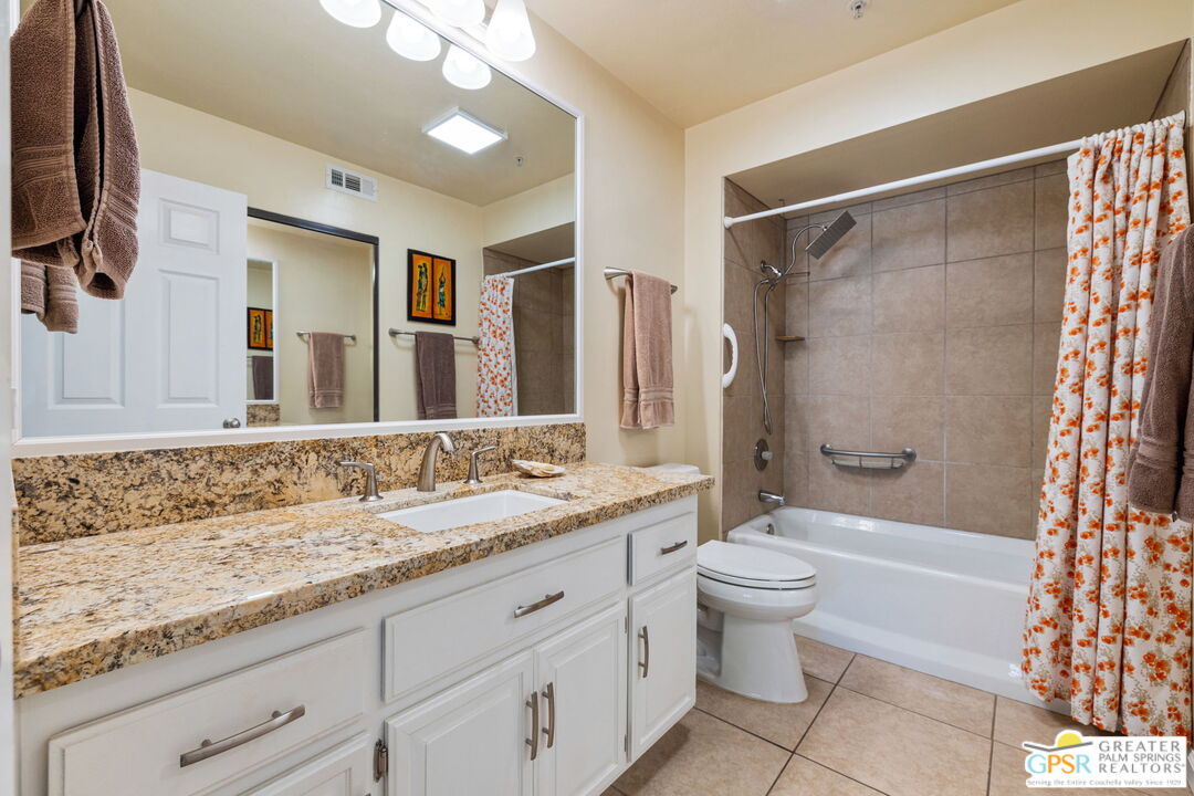 605 E Amado Rd Unit: 618