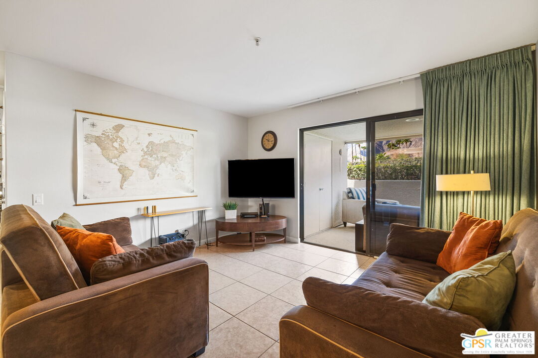 605 E Amado Rd Unit: 618