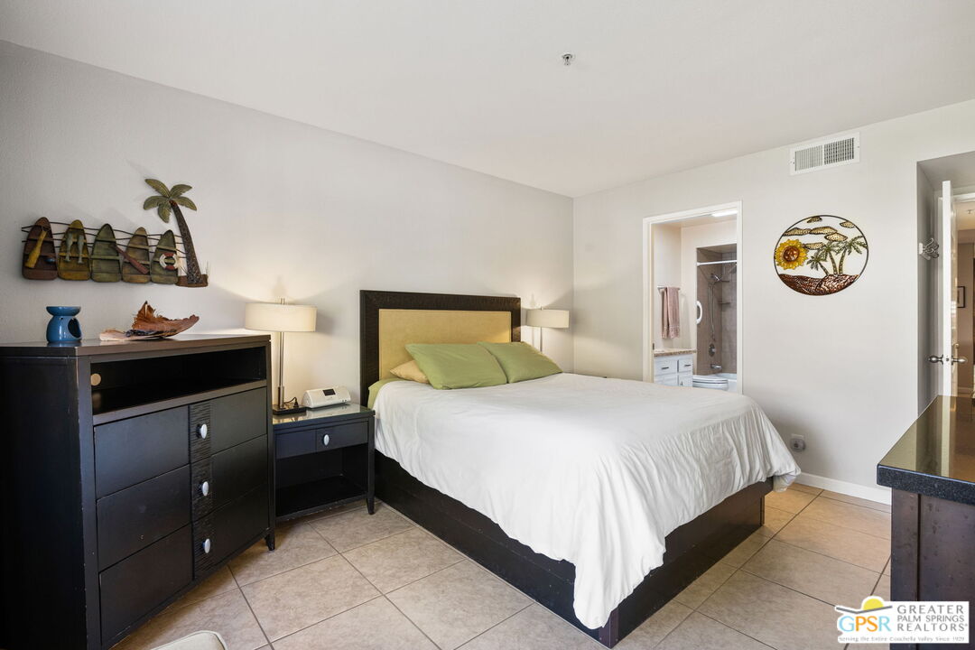 605 E Amado Rd Unit: 618