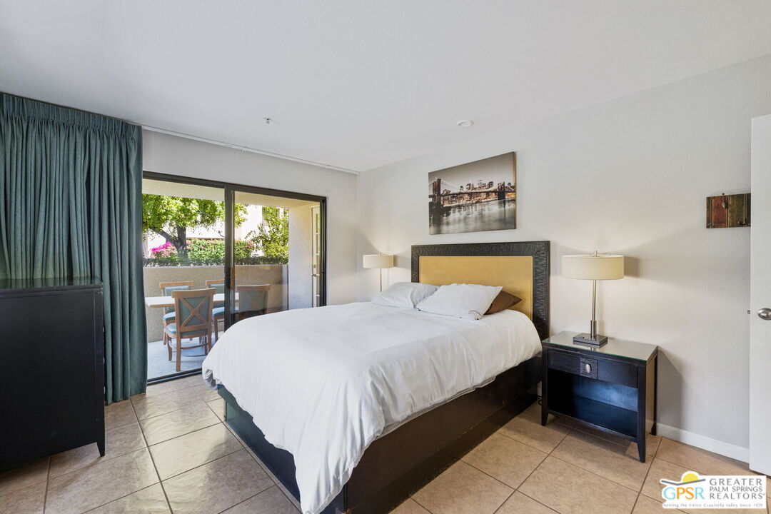 605 E Amado Rd Unit: 618