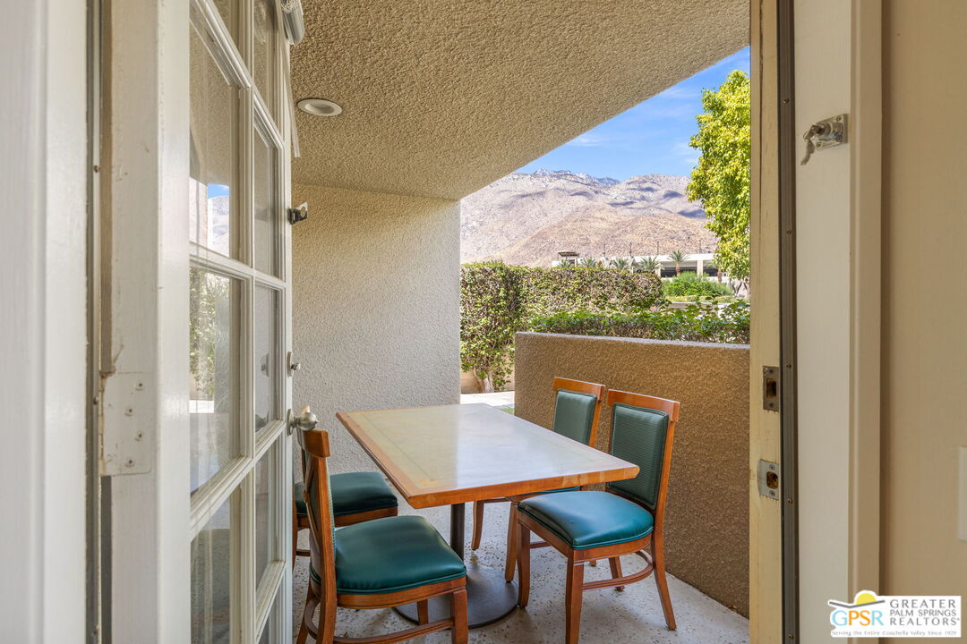 605 E Amado Rd Unit: 618
