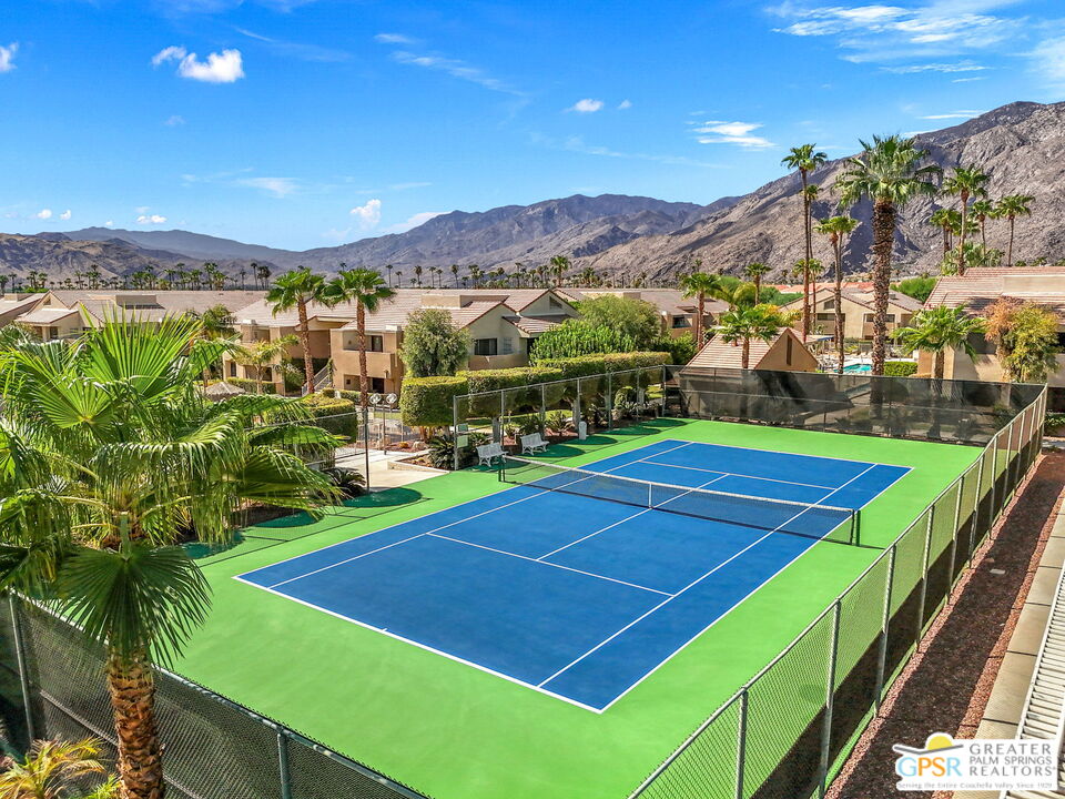 605 E Amado Rd Unit: 618