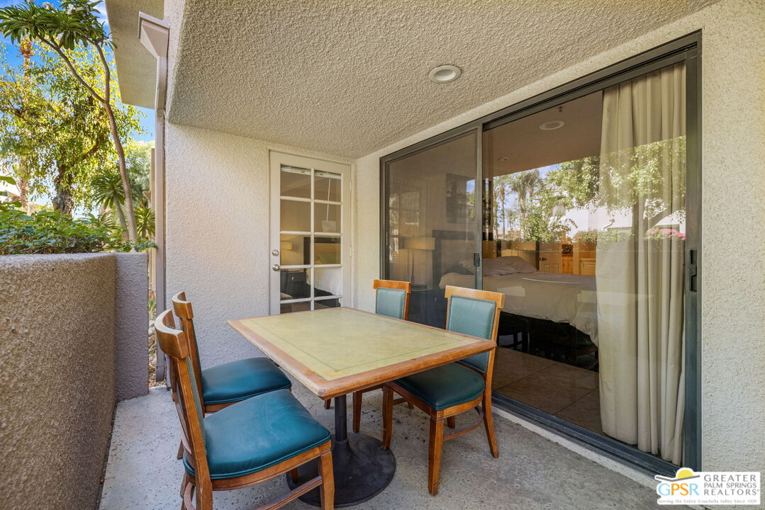 605 E Amado Rd Unit: 618