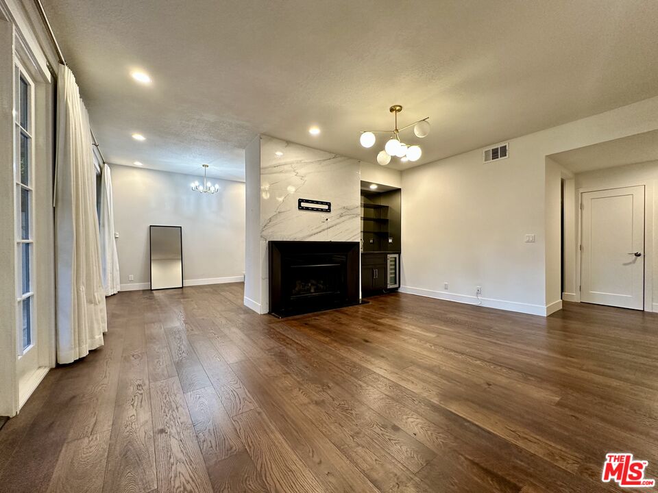 133 S Oakhurst Dr Unit: 102