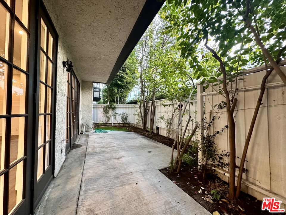 133 S Oakhurst Dr Unit: 102