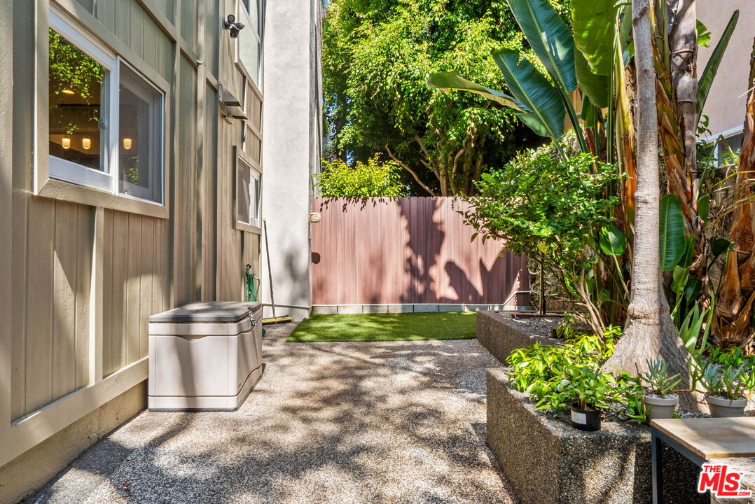 2909 Arizona Ave Unit: 15