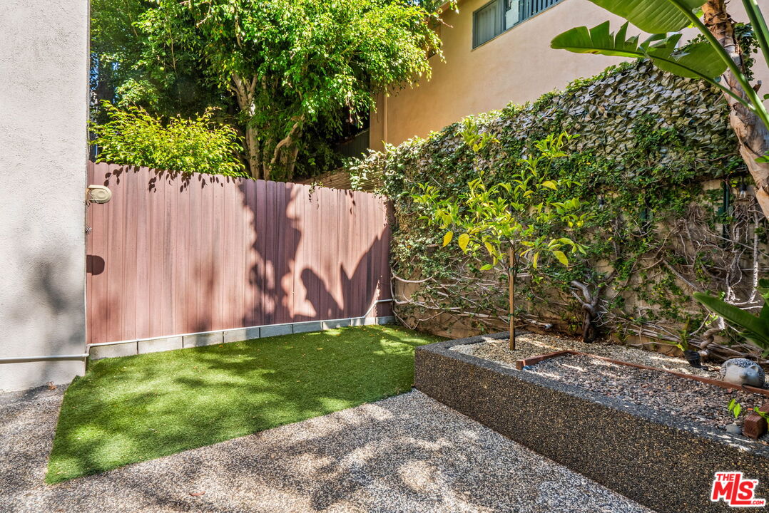 2909 Arizona Ave Unit: 15