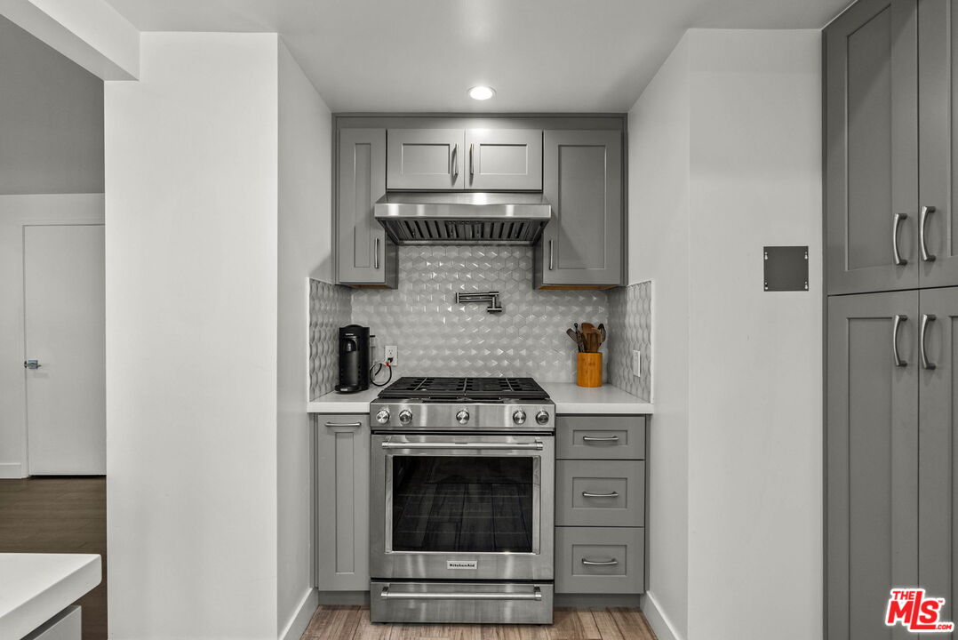 2909 Arizona Ave Unit: 15