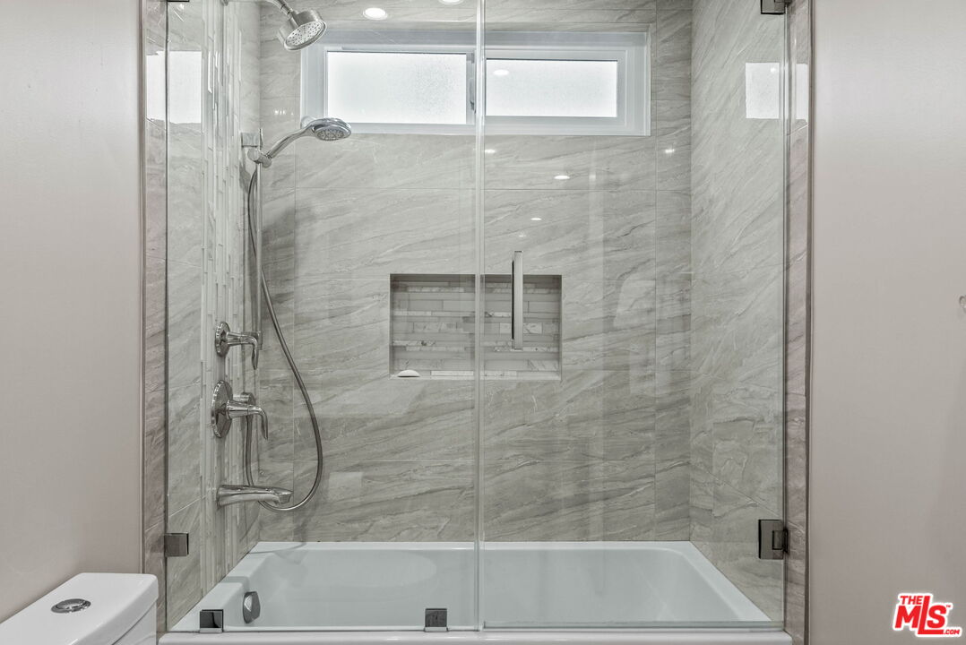 2909 Arizona Ave Unit: 15