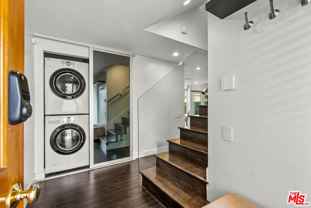 2909 Arizona Ave Unit: 15