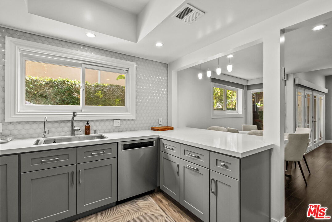 2909 Arizona Ave Unit: 15