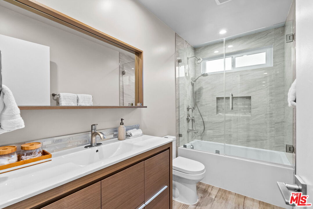 2909 Arizona Ave Unit: 15