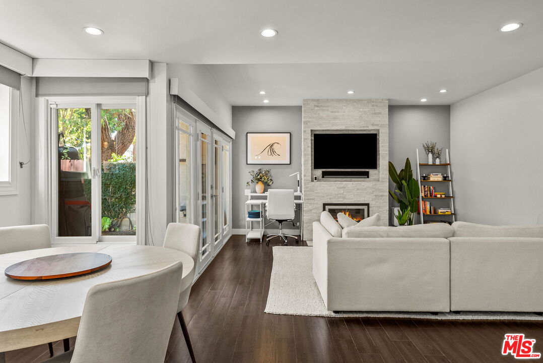 2909 Arizona Ave Unit: 15