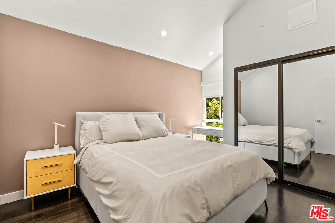 2909 Arizona Ave Unit: 15