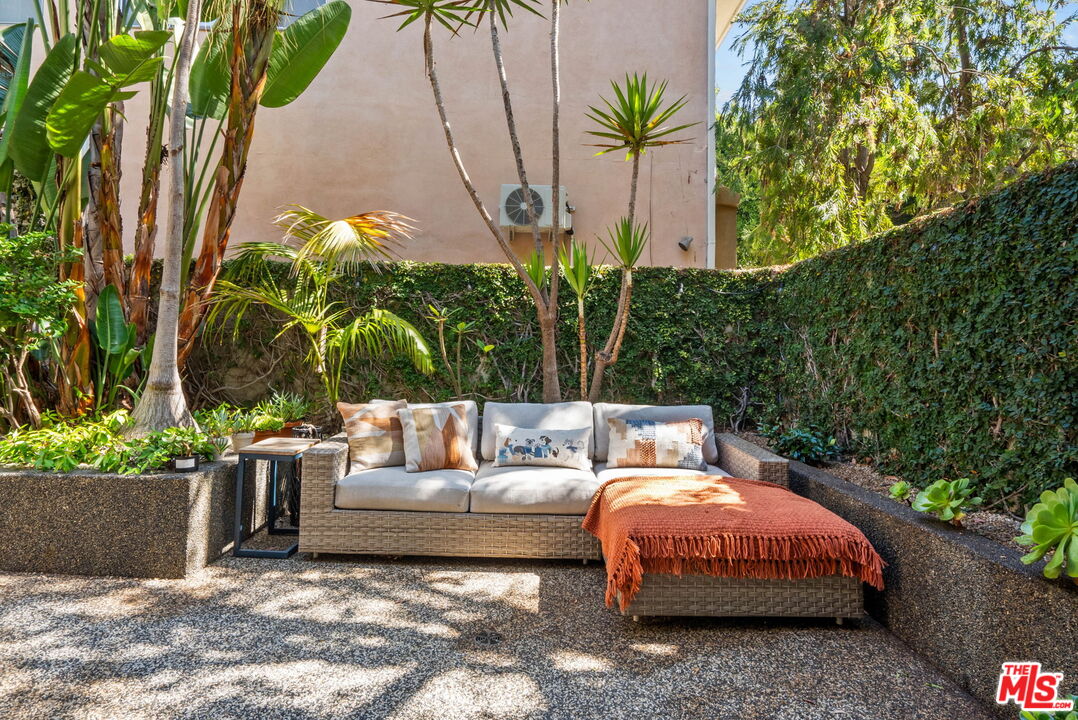 2909 Arizona Ave Unit: 15