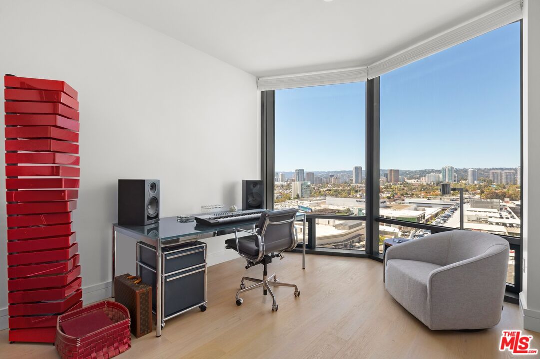 211 W Elm Ct Unit: 9E