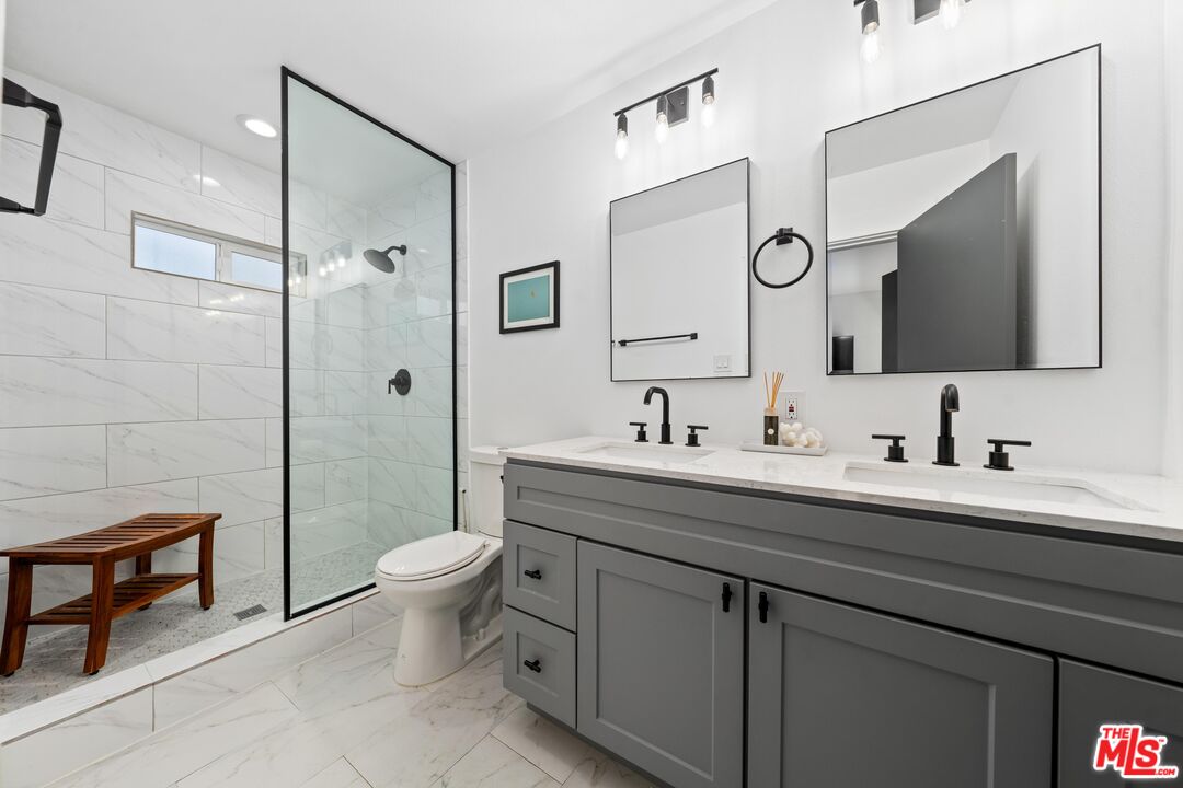 4047 Camero Ave Unit: 1