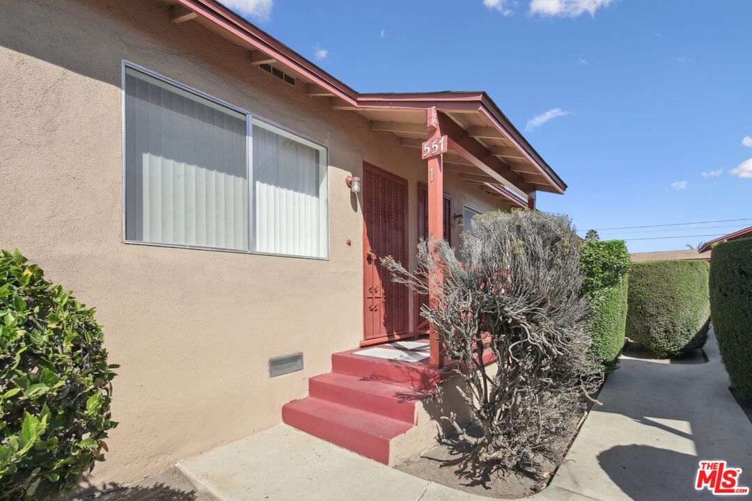 553 W Imperial Hwy