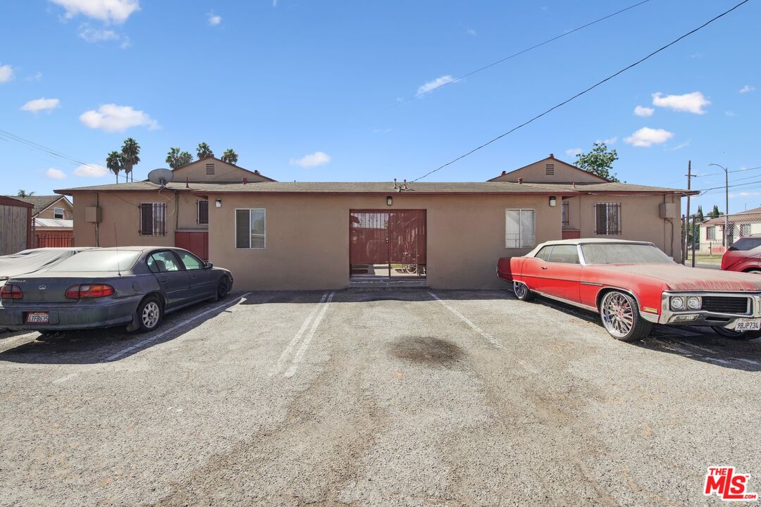 553 W Imperial Hwy