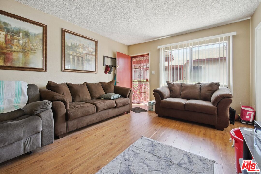 557 W Imperial Hwy