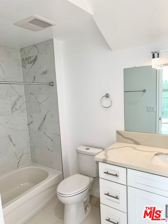 11753 Iowa Ave Unit: 302