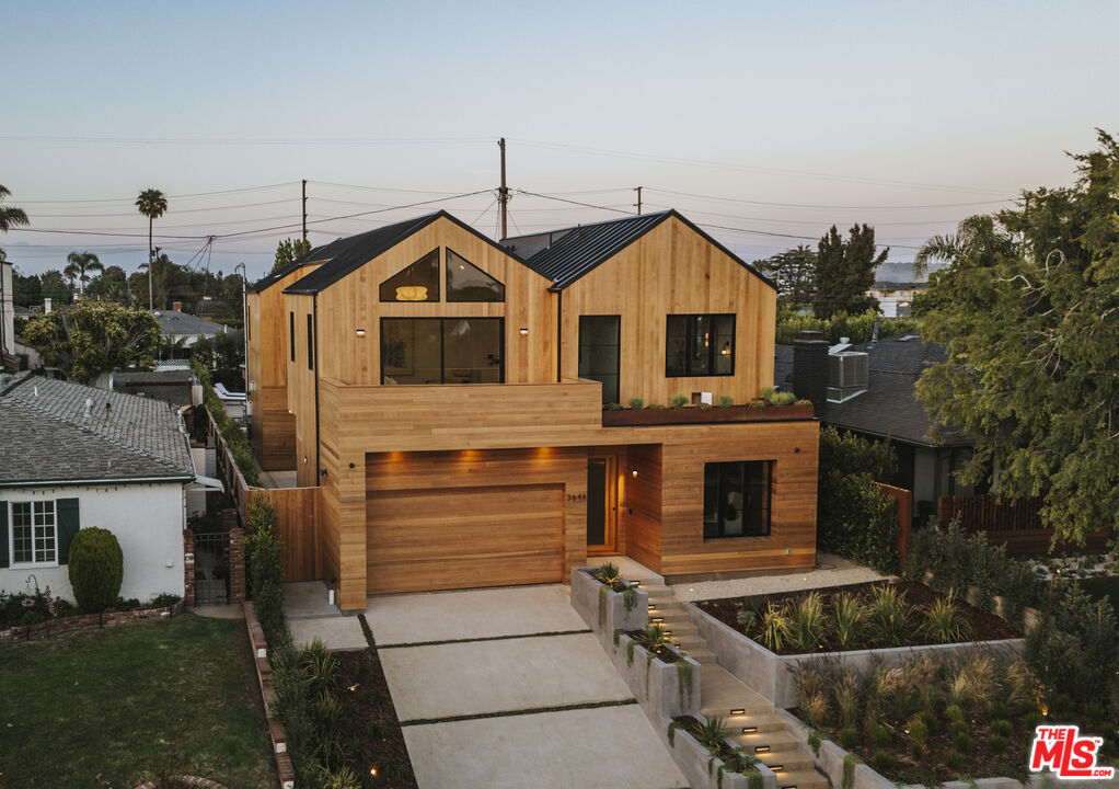 3646 Corinth Ave