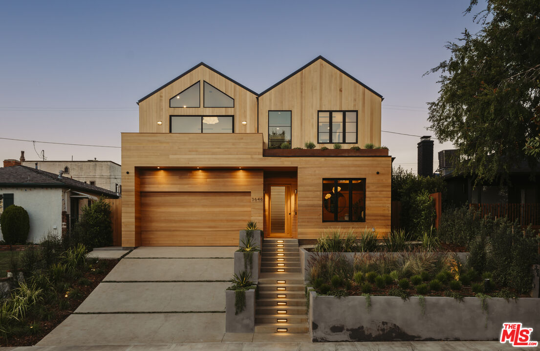 3646 Corinth Ave