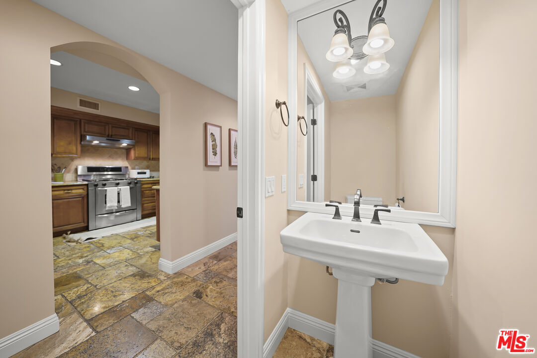 1845 Federal Ave Unit: 205