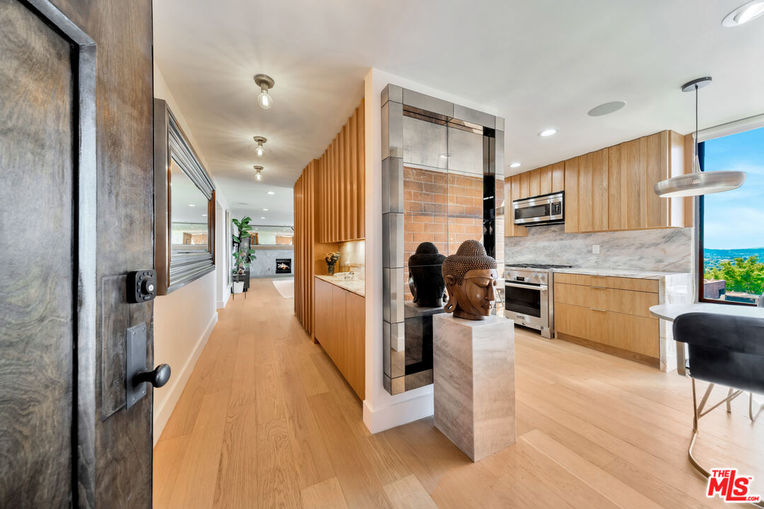 1033 Carol Dr Unit: 304