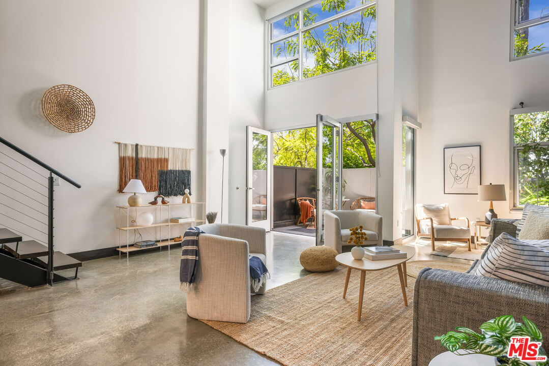 4111 W Sunset Blvd Unit: 343