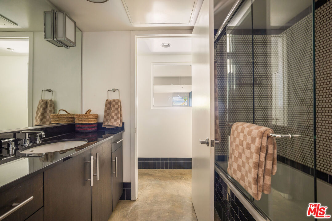 4111 W Sunset Blvd Unit: 343