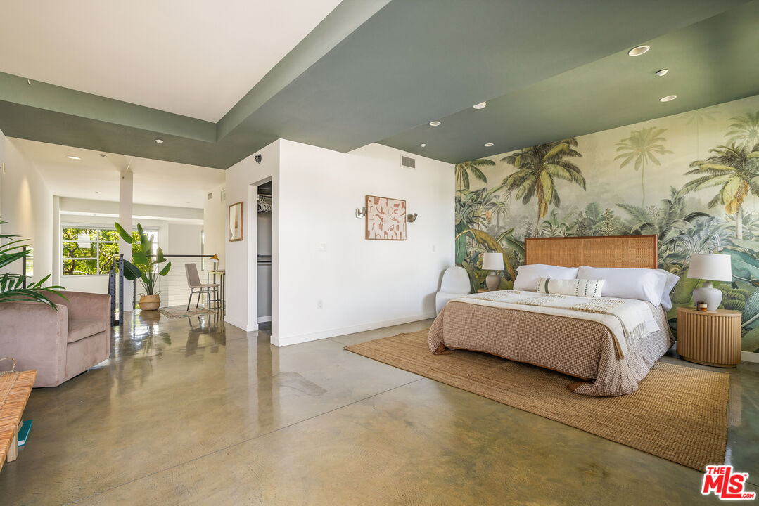 4111 W Sunset Blvd Unit: 343