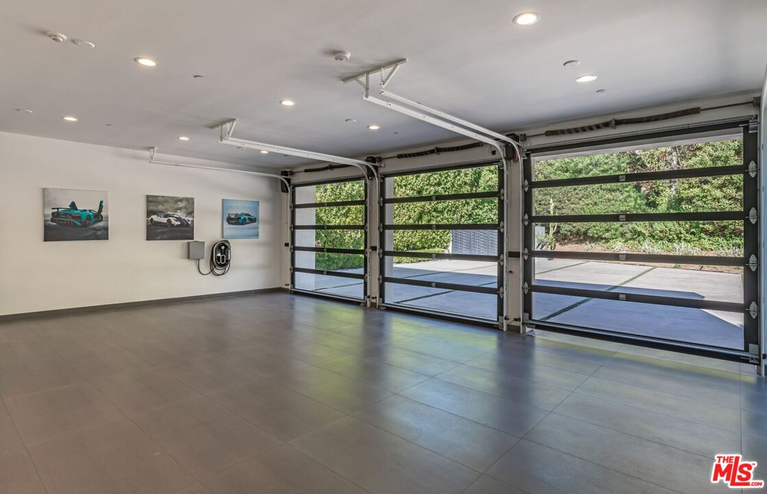 2002 LOMA VISTA DR