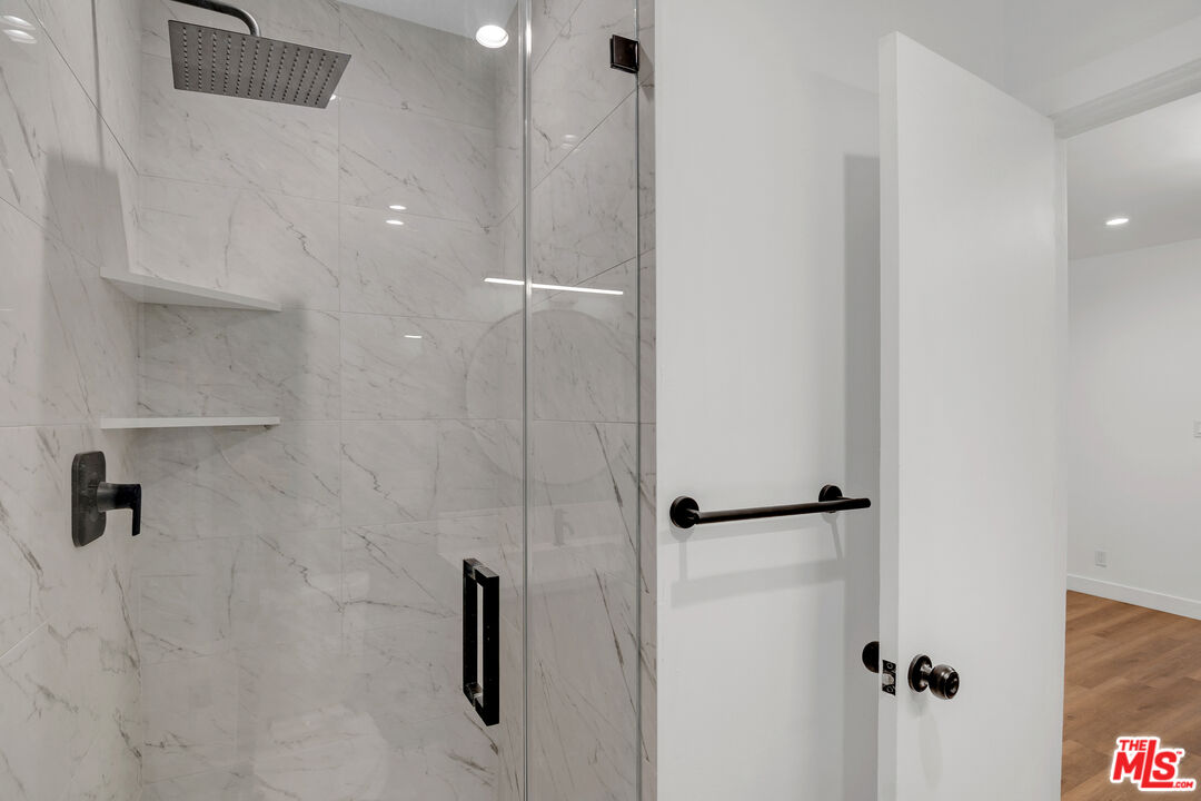 950 Havenhurst Dr Unit: Unit 6