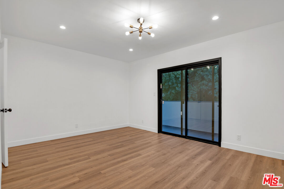 950 Havenhurst Dr Unit: Unit 6