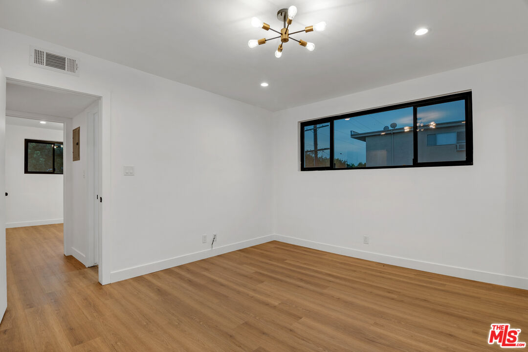 950 Havenhurst Dr Unit: Unit 6