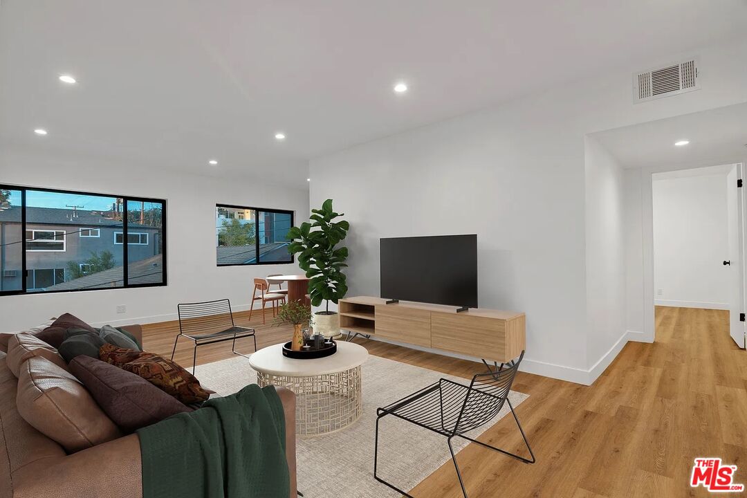 950 Havenhurst Dr Unit: Unit 6