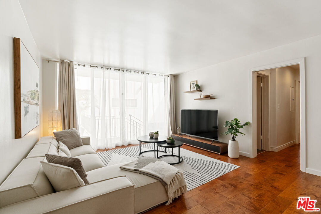 930 3rd ST Unit: 103