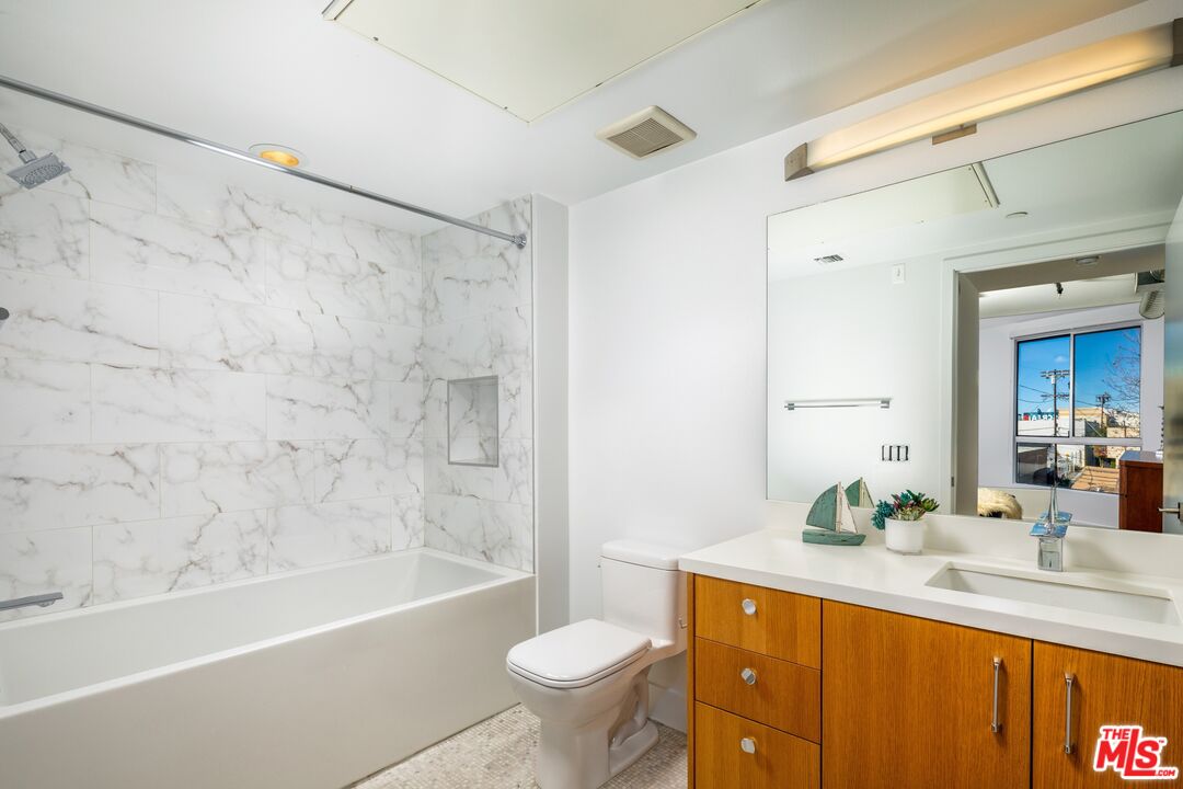 710 N El Centro Ave Unit: 130