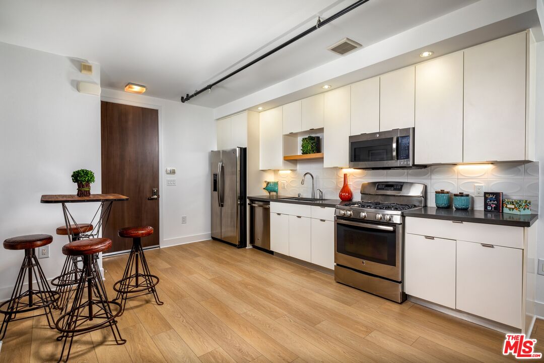 710 N El Centro Ave Unit: 130