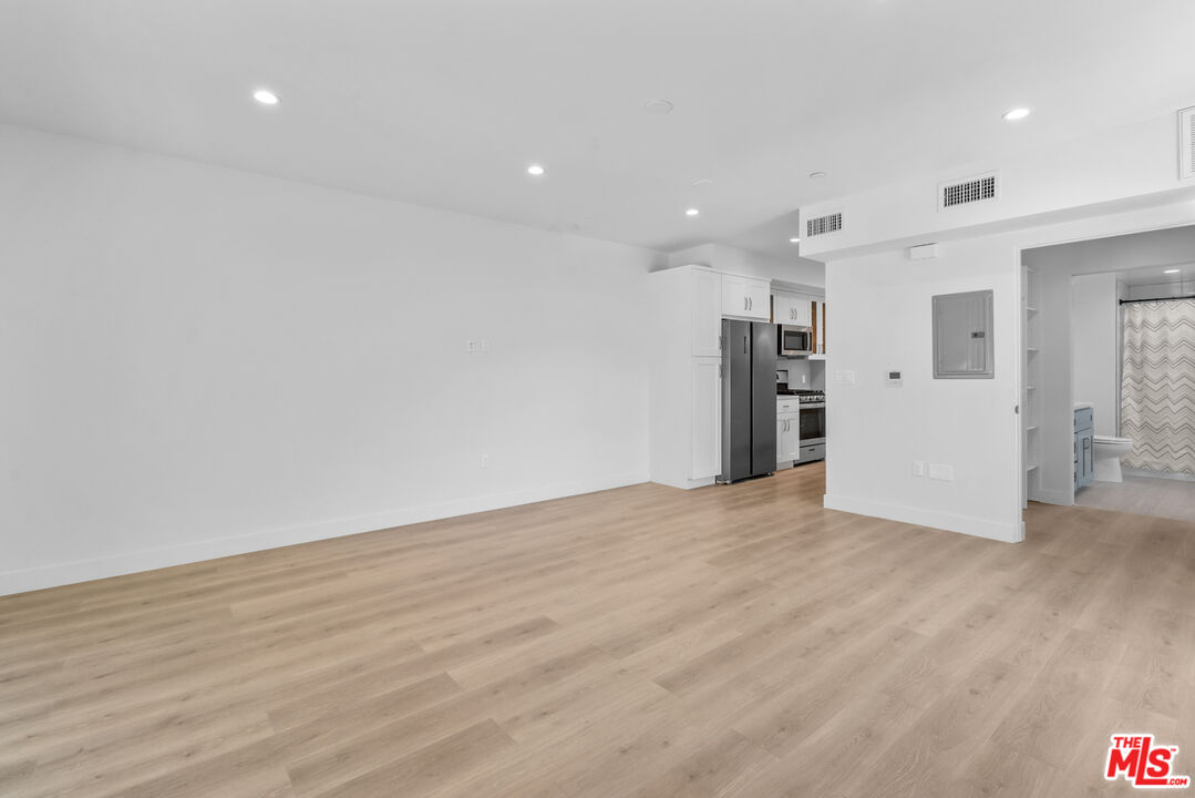 2336 Westwood Blvd Unit: 206