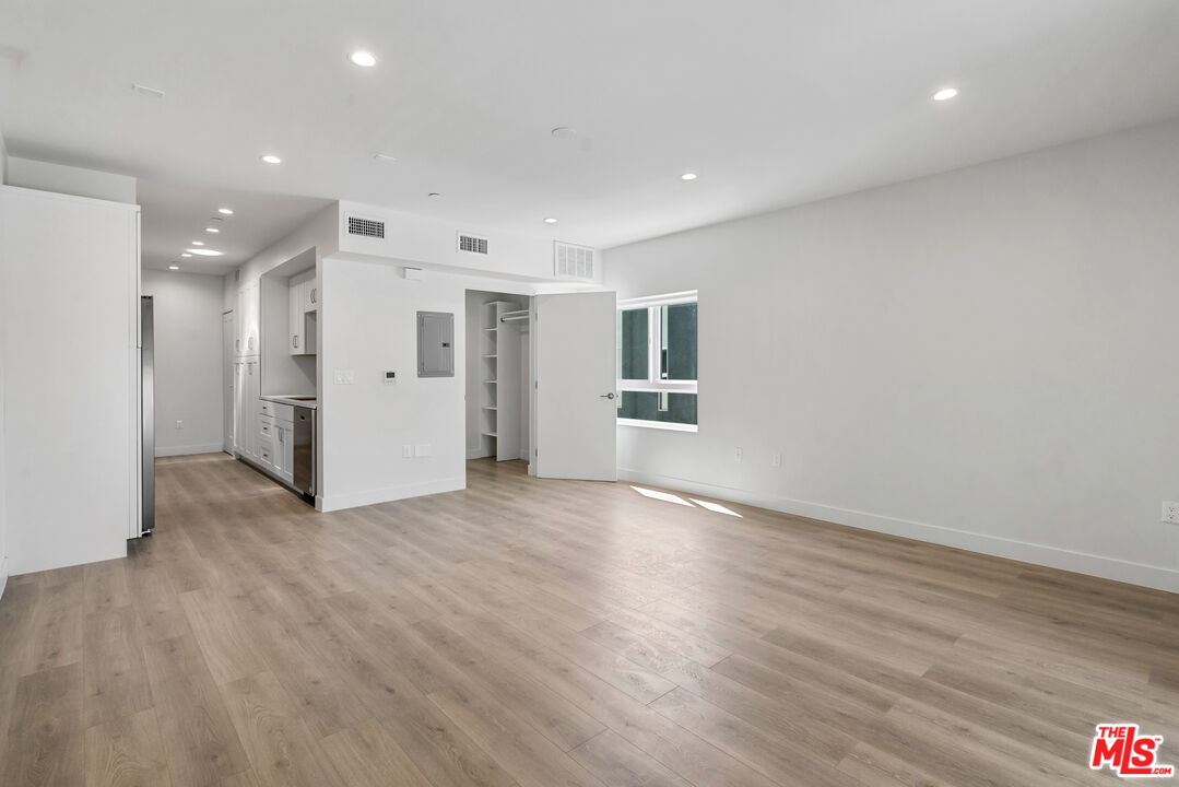 2336 Westwood Blvd Unit: 206
