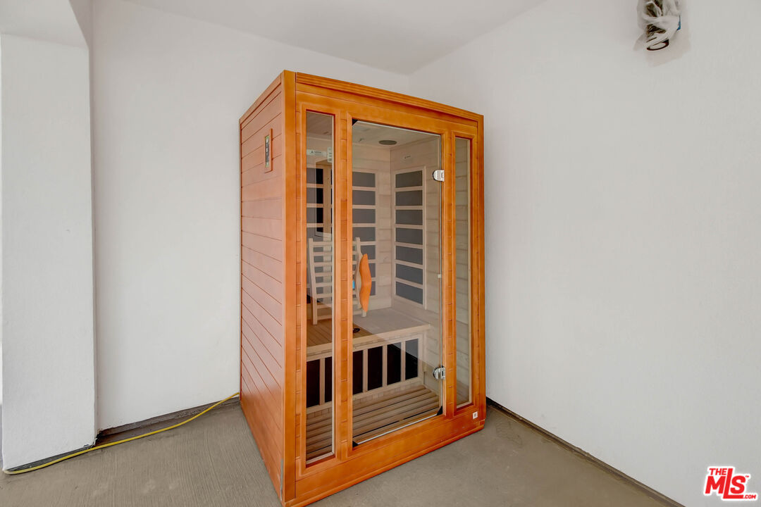 5814 La Mirada Ave Unit: 403