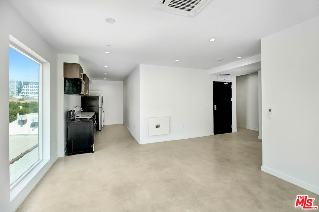 5814 La Mirada Ave Unit: 403