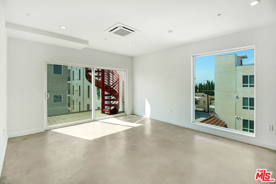 5814 La Mirada Ave Unit: 403