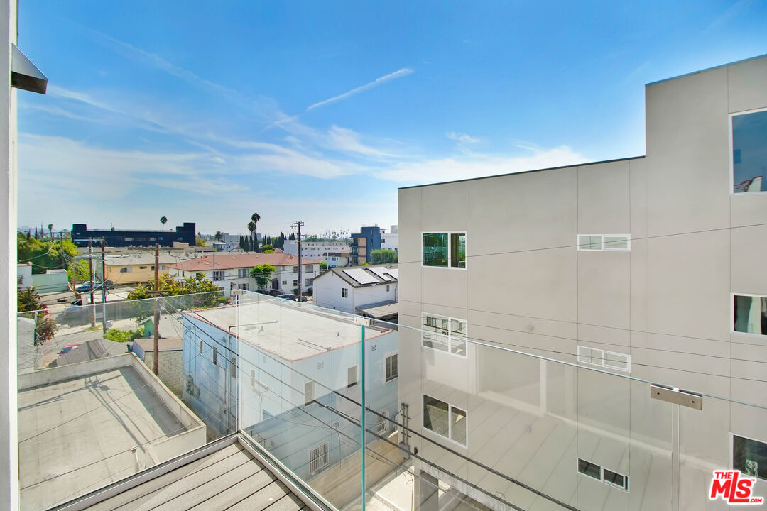 5814 La Mirada Ave Unit: 403