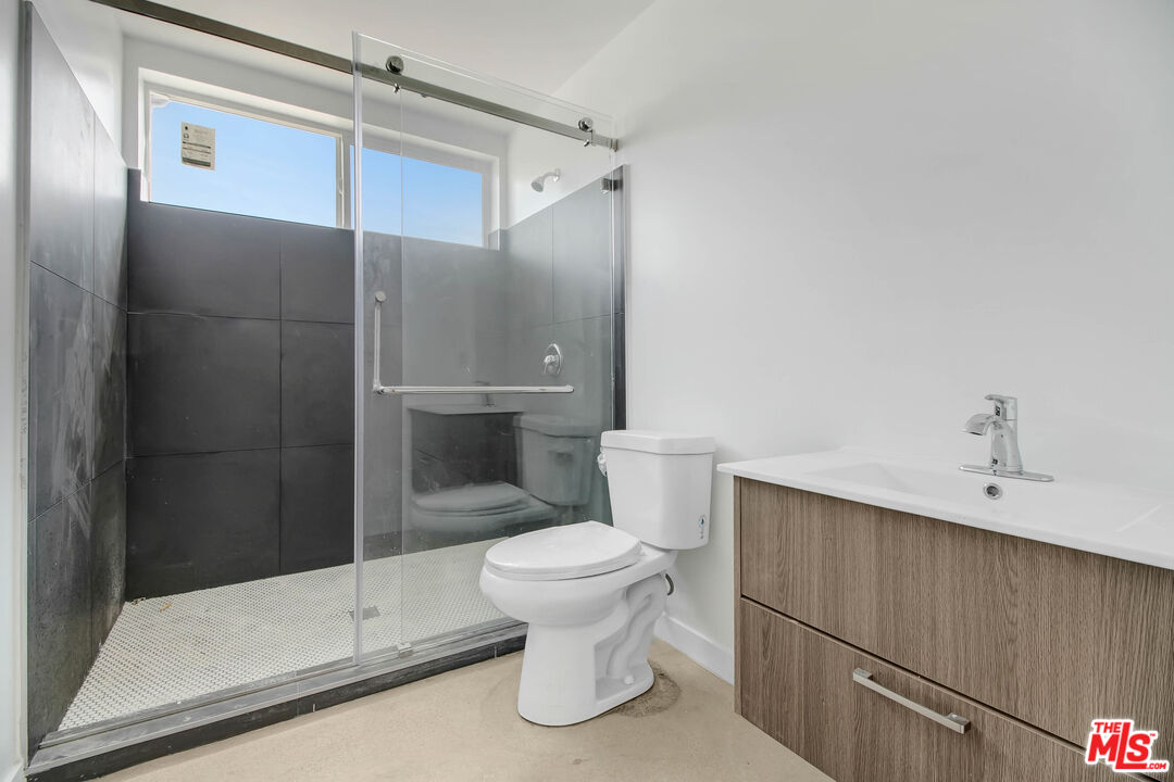 5814 La Mirada Ave Unit: 403