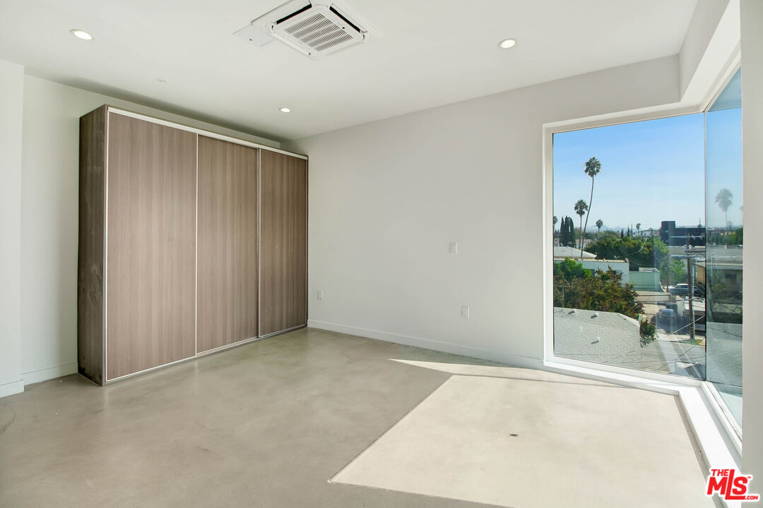 5814 La Mirada Ave Unit: 403