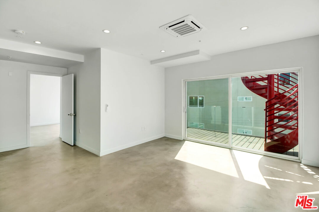 5814 La Mirada Ave Unit: 403